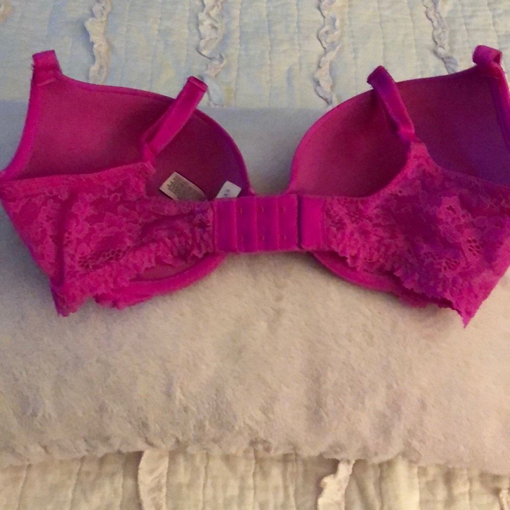 Victoria Secret Bra - Picture 7 of 8